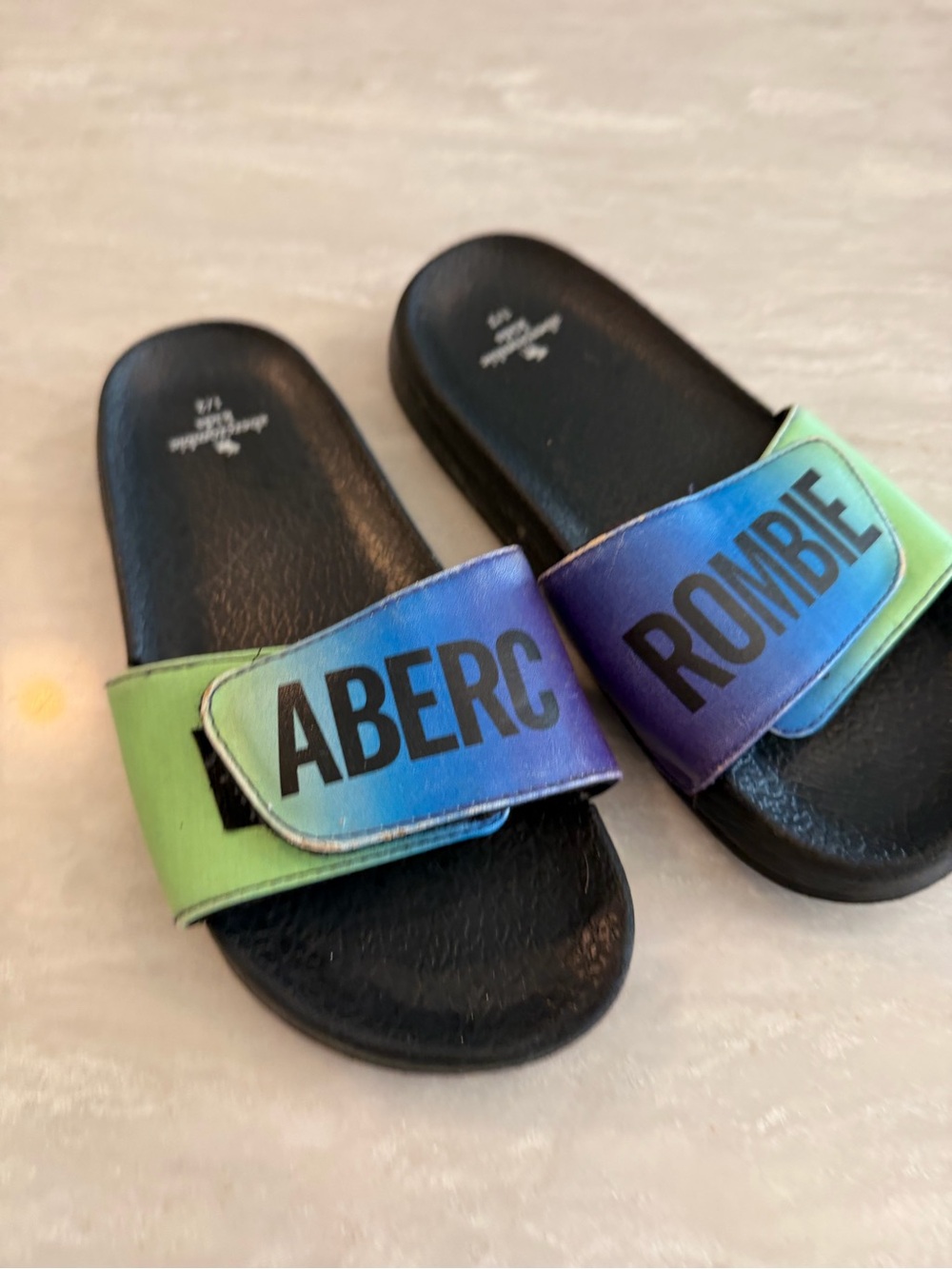 abercrombie kids Green to Blue Gradient Slide Sandals size 1/2